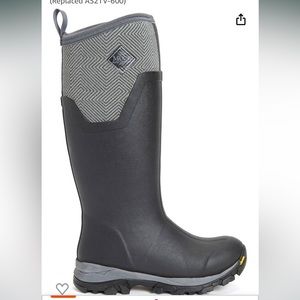 Muck Boot Size 8. Brand new. Arctic